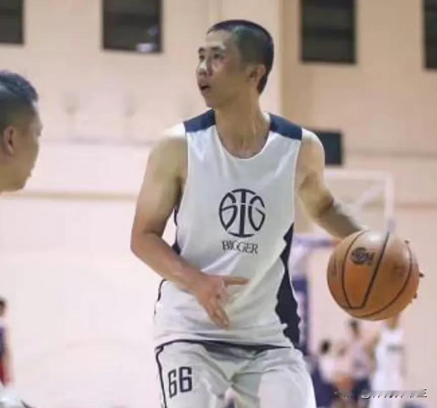 艾伦直接更换了经纪人，CBA著名经纪人刘伟今天将代表郭艾伦开启和广州龙狮的谈判，