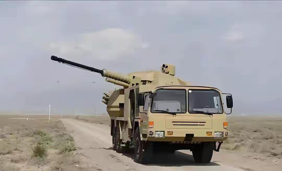 大家不要老是把眼睛放在空军和海军身上，有空还是关心关心我们老陆。
老陆的家伙什一