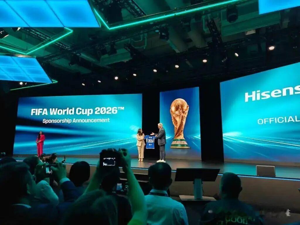距离2026美加墨世界杯开幕只剩下不到40天，FIFA却在转播权问题上尴尬住了。