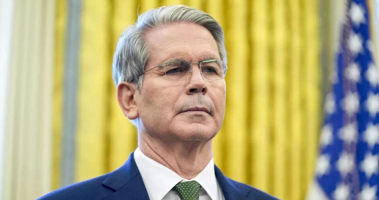 1月30日，美国财政部长贝森特在社交平台表示，对伊朗政权所谓的疯狂转移资金行为感