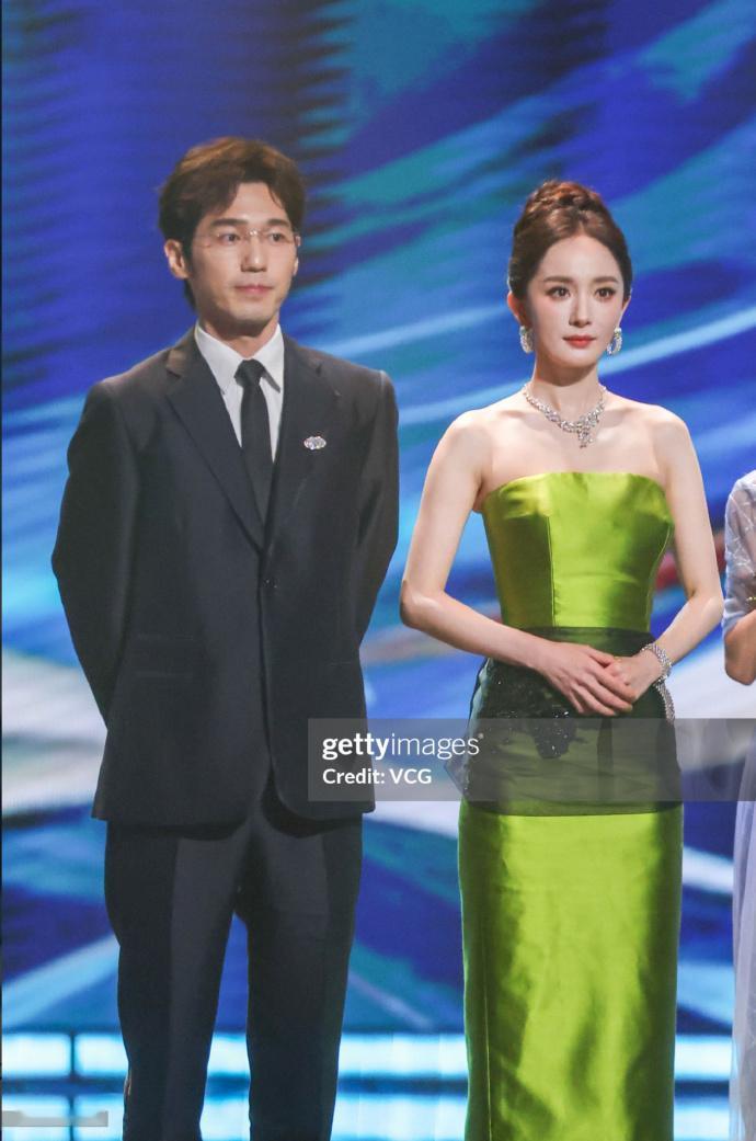 谢谢你医生的售后白宇杨幂熟男熟女 白宇杨幂熟男熟女，谢谢你医生的售后来袭，谁懂这