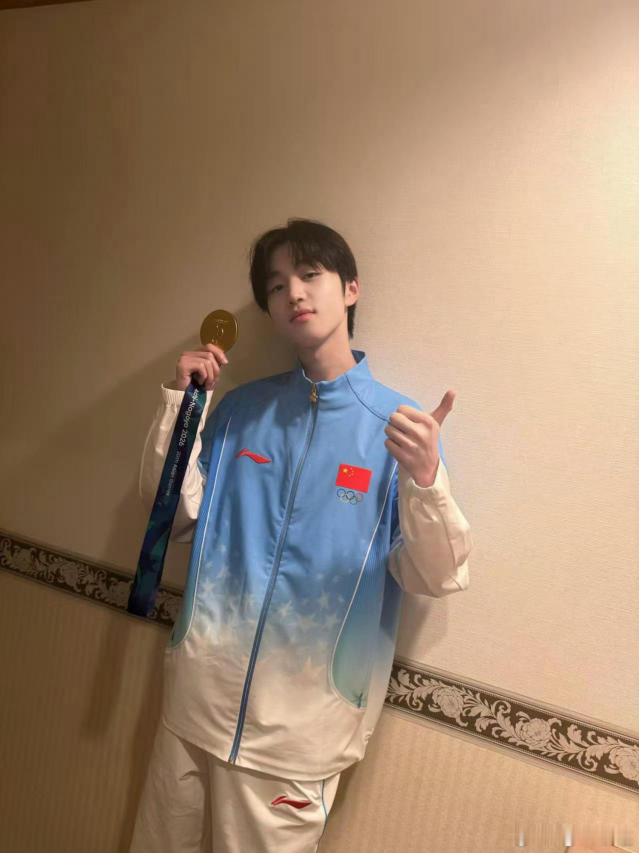 句号无言日常训练时间高达十几个小时天赋只是起点，努力才是关键，句号无言每天十几个