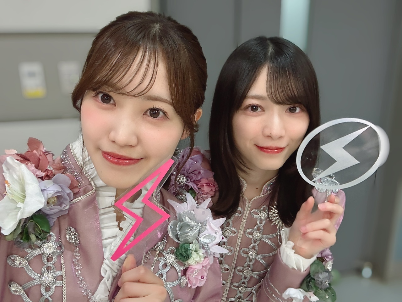 里奈「写真はひかるちゃんが撮ってくれたよ。　載せそびれてたやつ✊実は、、　手繋い