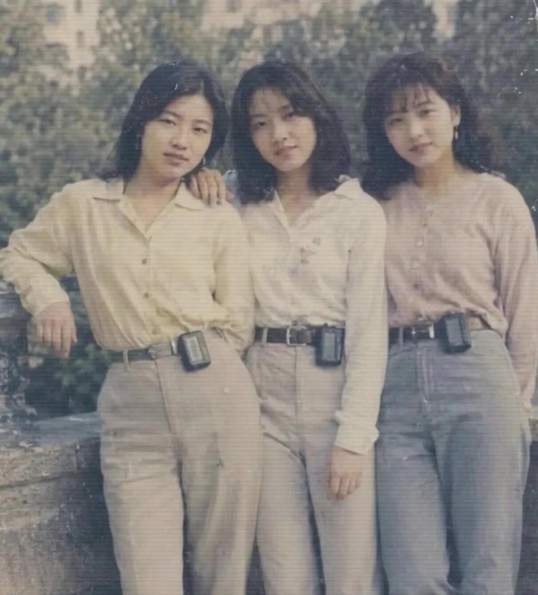 还记得80年代的潮流产品BB机吗？给我印象最深的是传呼小姐的普通话，为了听到那绵