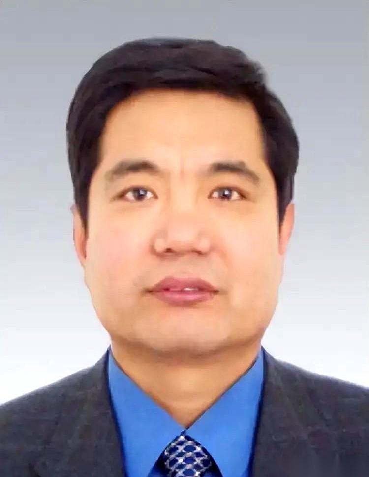 老王刚从牌桌上起身，手还没来得及搓热，纪律检查组的通报就砸到淄博人眼前：王树槐，