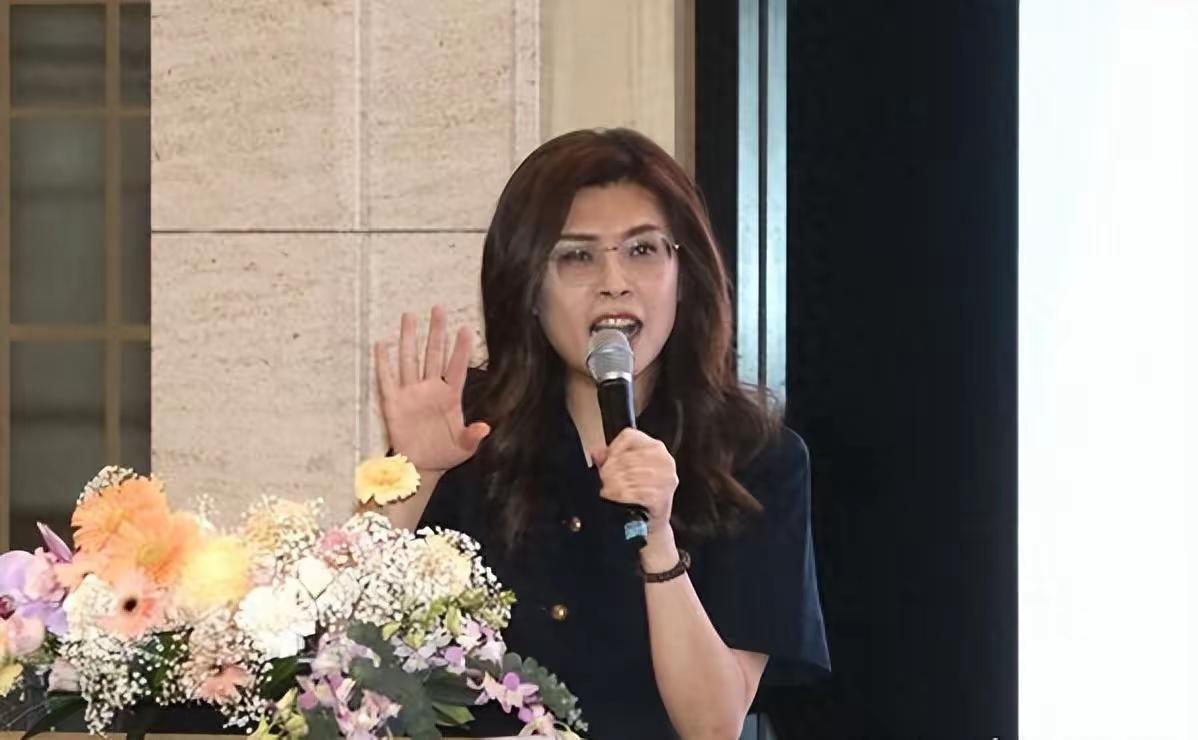 打脸绿营！超六成岛内民众盼两岸交流，民进党“芒果干”不好使了！
        
