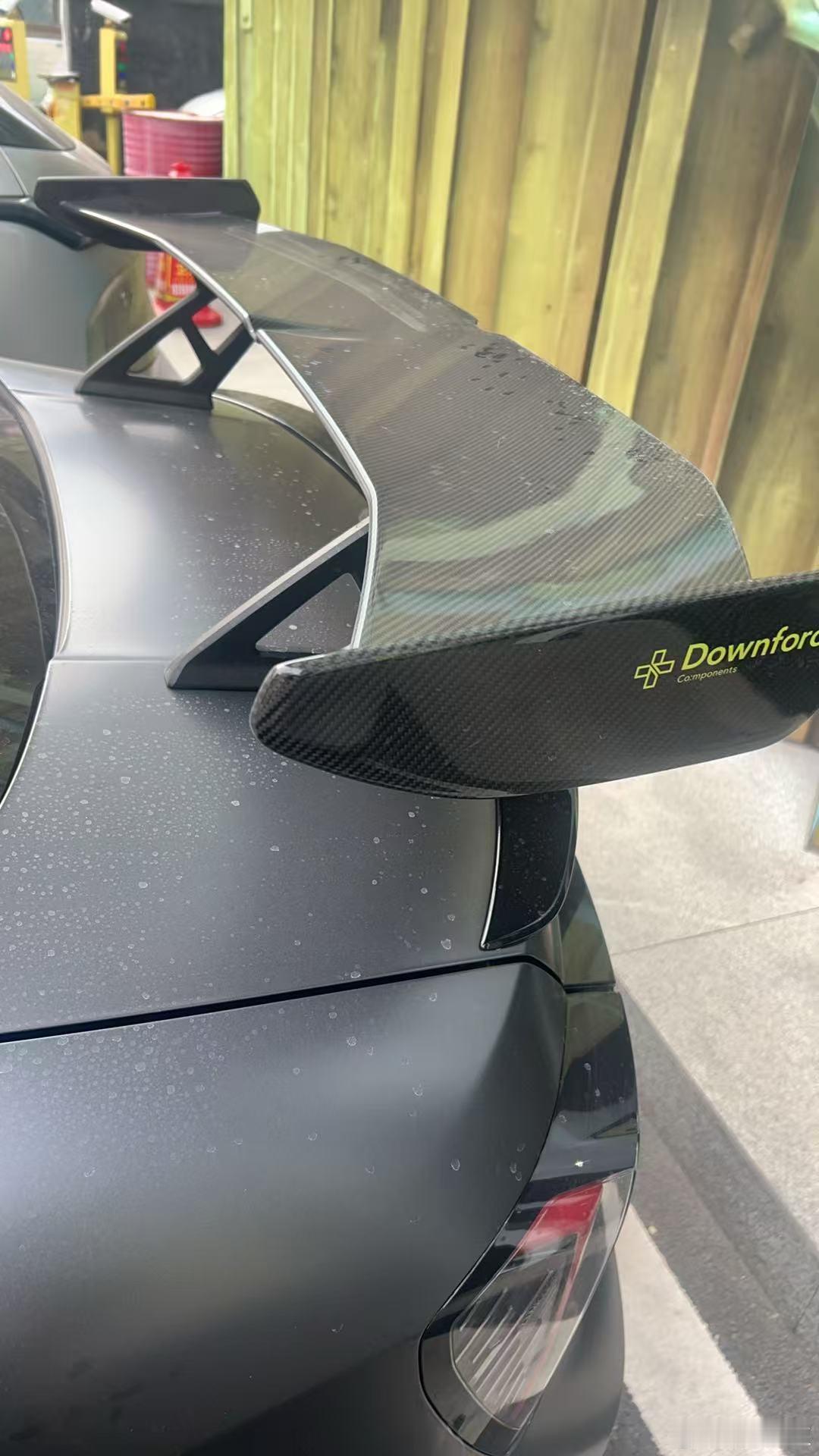 我的领克03+🚗已经到店里了！！！大尾翼帅不帅？？？你们说～ 