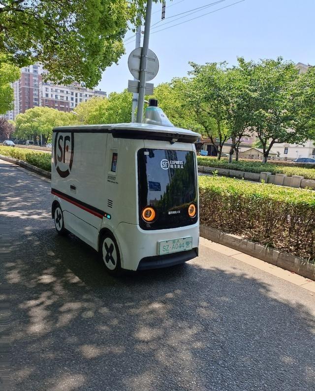 清华教授柳冠中曾语出惊人！国人该清醒了！他曾质问道：“无人机、无人驾驶、无人商店