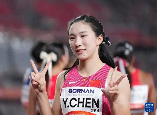 17岁陈妤颉11秒06破纪录：天才少女的夺冠之路与清醒人生