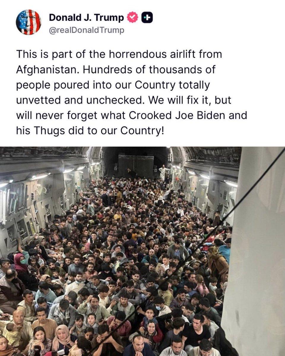 唐纳德·特朗普总统发推文称：这是从阿富汗糟糕撤离行动的一部分。数十万人未经任何审