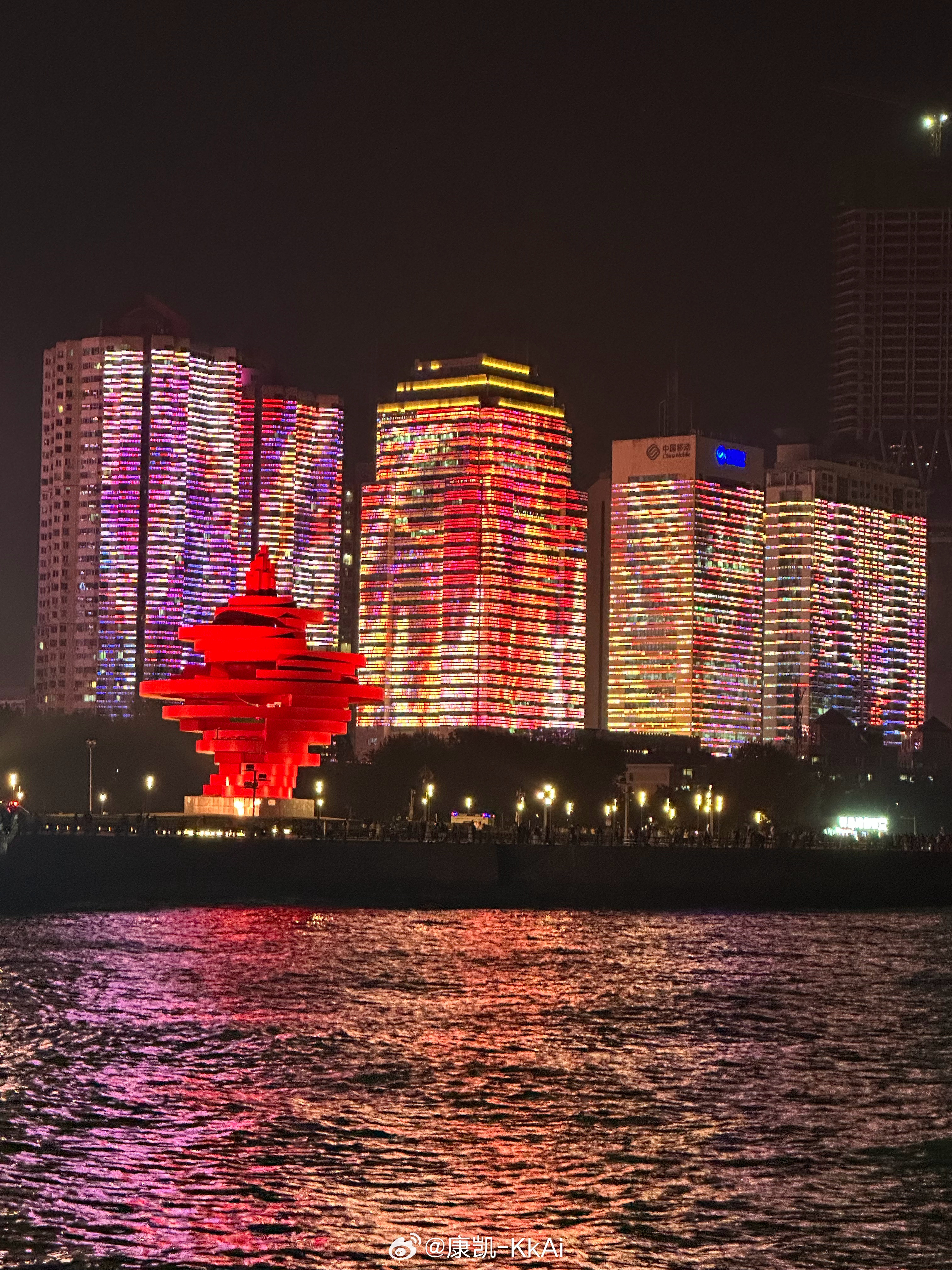 夜·红与光夜色 青岛·青岛五四广场