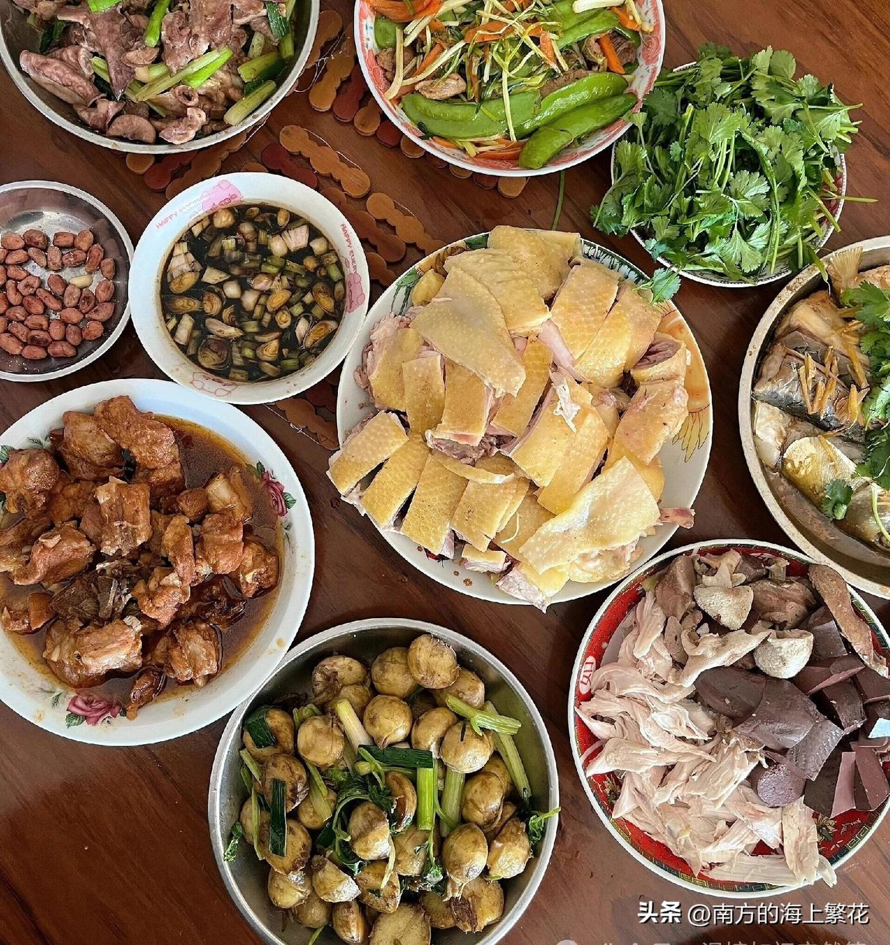 给娘家亲戚发了个红包，娘家亲戚没收。
老公说为啥要给他们发红包，明明每次去的时候