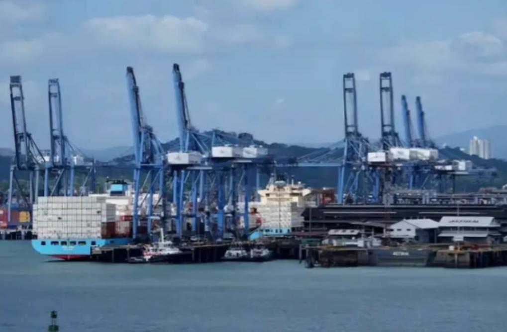 如何收拾巴拿马这样受美国怂恿恶毒损害中国利益的遥远小国，是中国面临的一个课题。