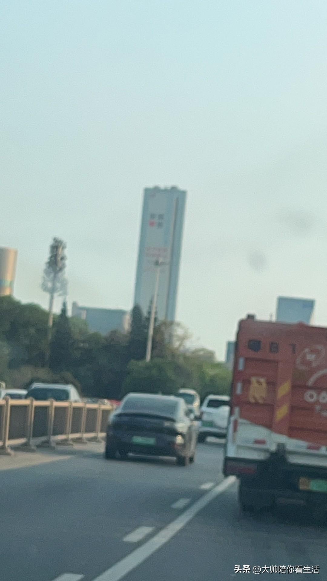 会，但肯定不是现在这种工作。
不用为房租社保焦虑，不用看谁脸色，不用被迫内卷，只