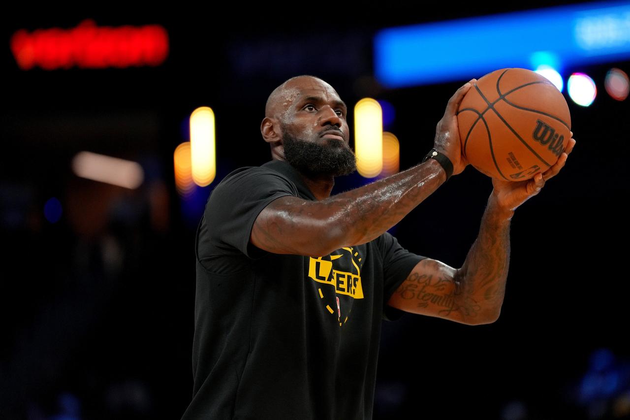 詹姆斯为什么被骂得很惨？维拉纽瓦说出原因，说得很实在
近日，前NBA球员维拉纽瓦