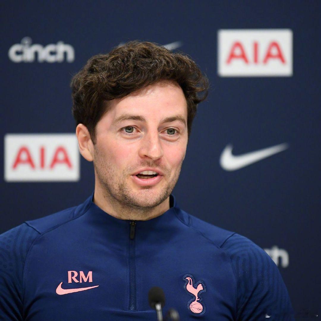 【救火专业户】talkSPORT：如果热刺解雇主教练波斯特科格鲁，那么助教瑞安-
