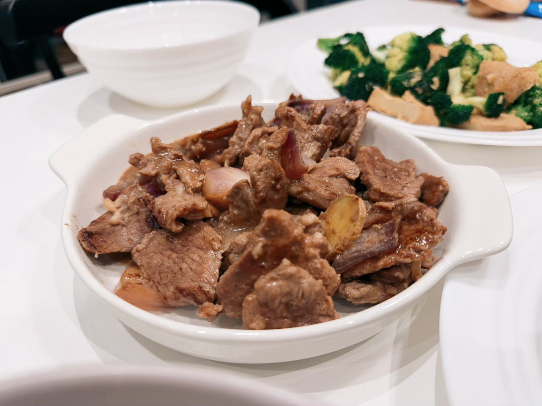 经历了半个多月的旅行～旺仔终于吃上妈妈做的饭了