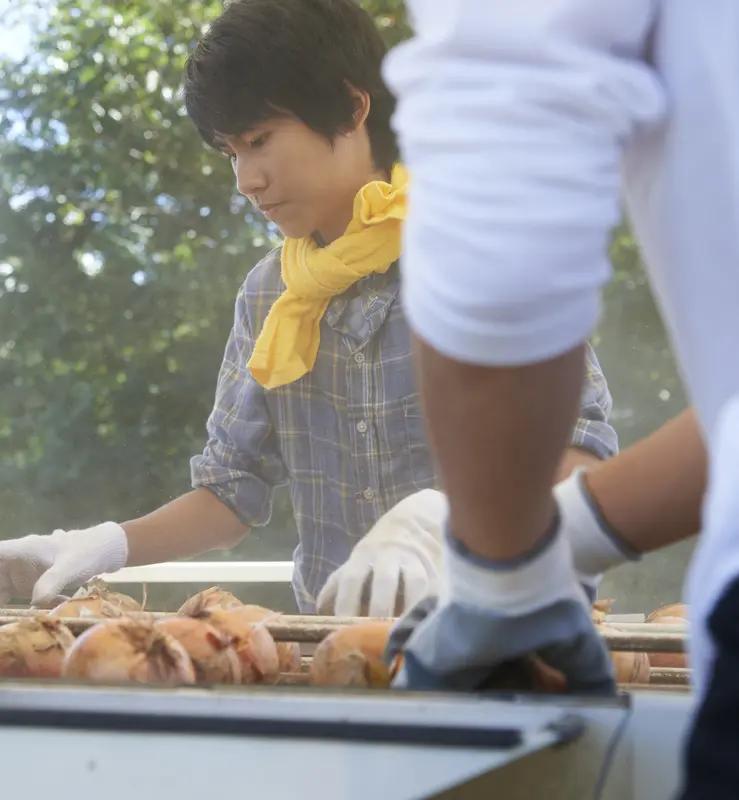 烤鸡少年14岁辍学打工，16岁创业卖烤鸡，他的经历太让人感慨。从他身上，我看到了