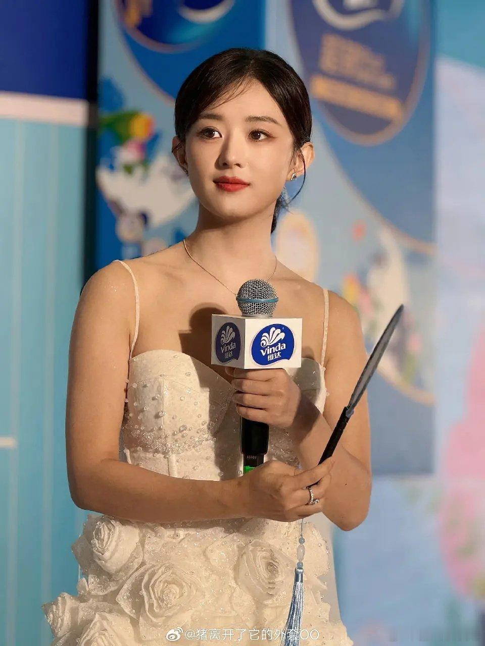 妈生脸就是牛啊！ ​​​