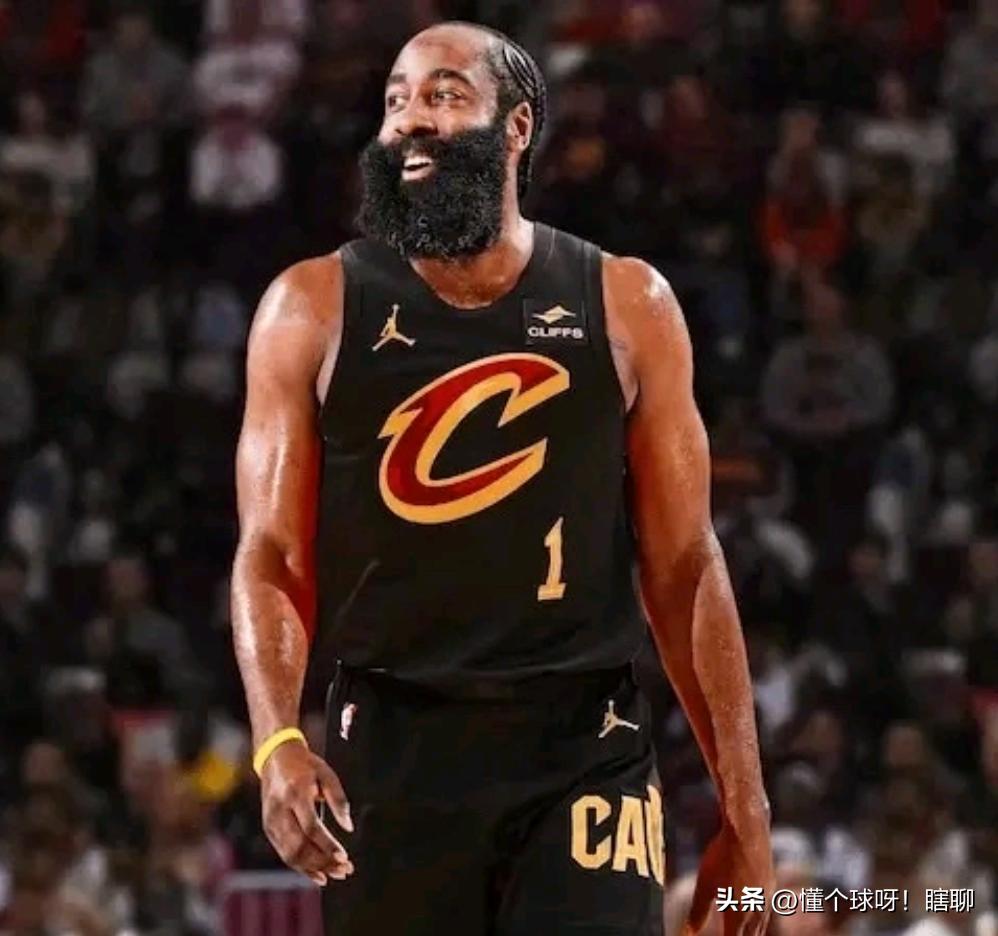 大家印象中哈登的命中率都是非常低的
你敢想象他加盟骑士以来竟然达到180俱乐部