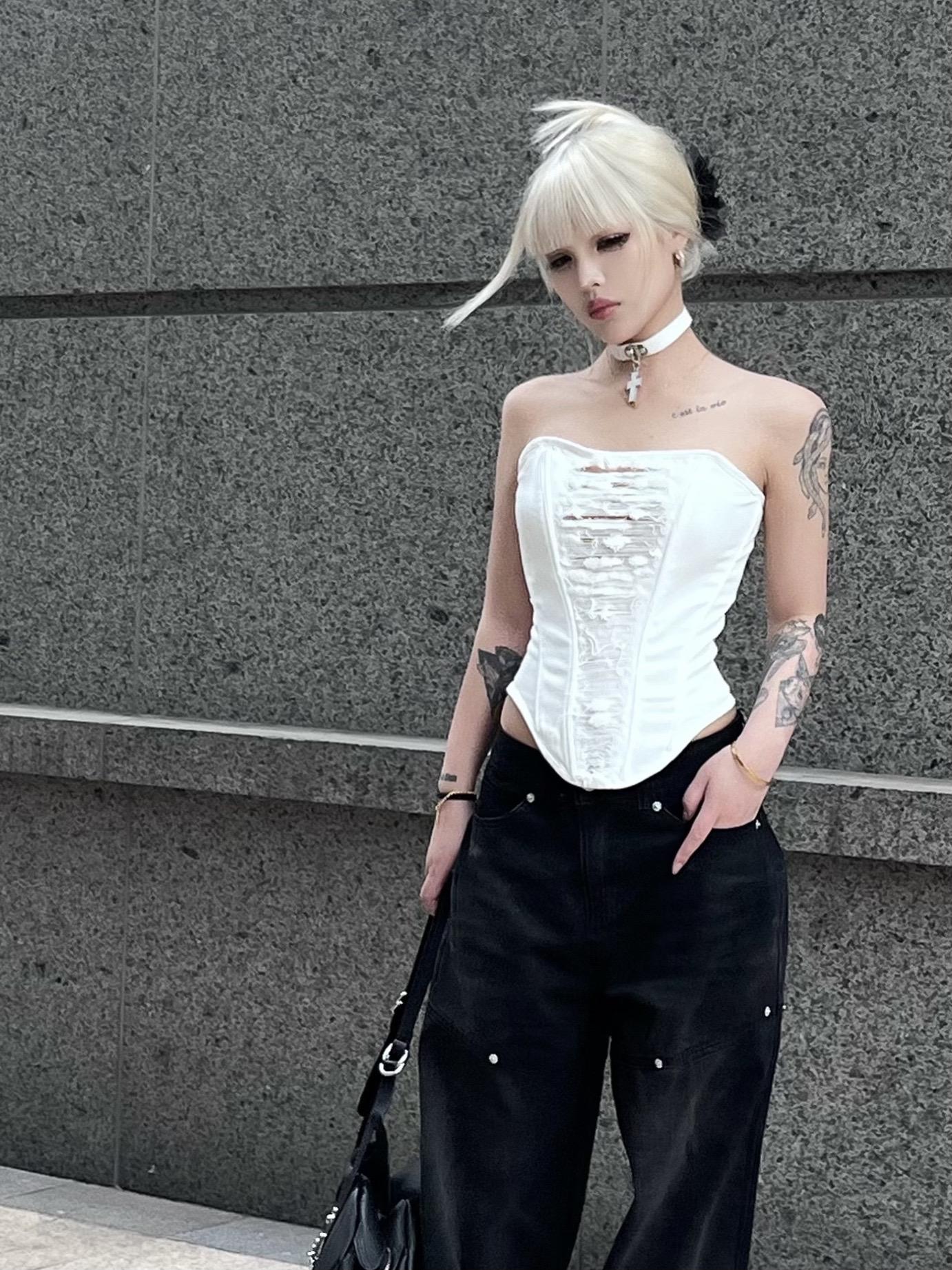 你这辈子都被抽象毁了 别人都在钓鱼 你发抽象文案 别人私聊聊S 你发抽象文案 别人小窗1v1谈上了 你还在发抽象文案 等以后别人讨论起你“谁啊？哦哦哦很爱发抽象文案那个屌丝”你这辈子都被抽象毁了