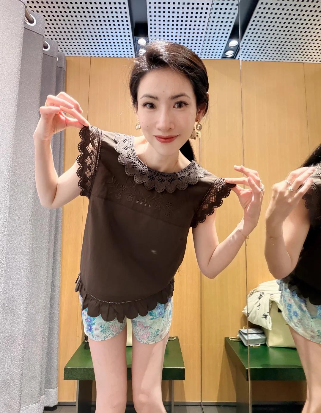 Plog｜初夏穿搭 - 试衣间灵感
每每到6月总是购物欲满满，可惜好久不去的连卡
