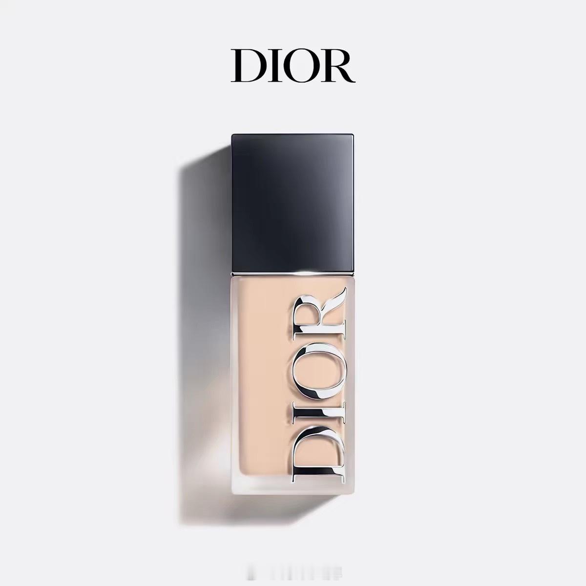 Dior全新锁妆粉底液真的很好用，今天还带妆睡了一觉，现在越夜越美丽，越油越融肤