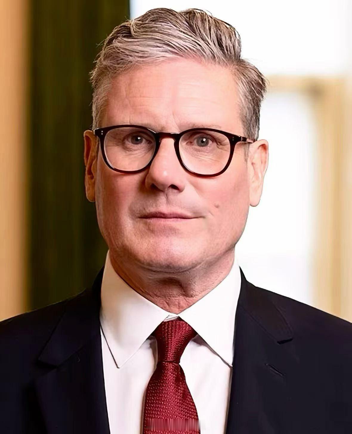 🔥🇬🇧突发：英国首相基尔·斯塔默据报道已决定辞去首相职务。🔥🌍多家媒体