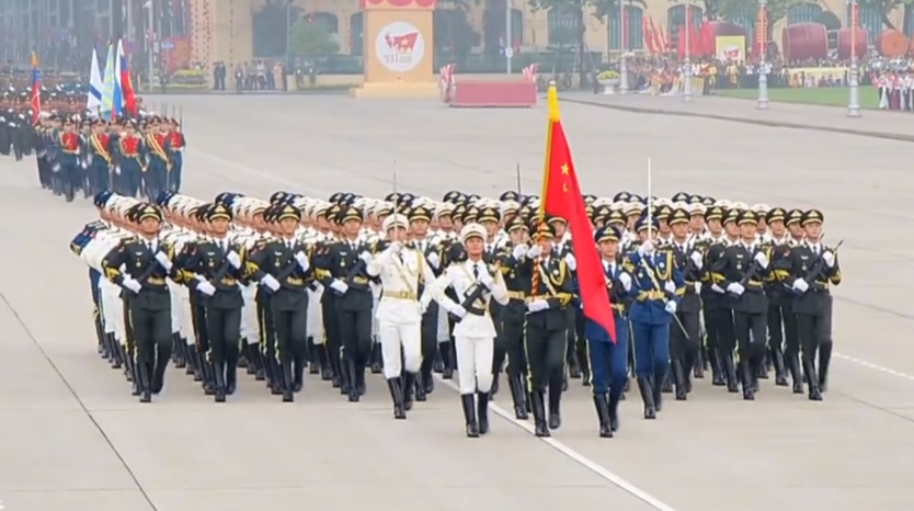 你实力强不强，实际上大家心知肚明，越南阅兵就有一个细节令西方关注：中方地位这么高