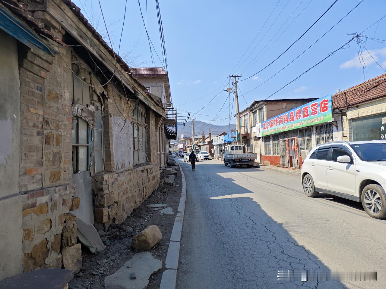 本溪桥头是咋的了？怎么这么多闭门落锁的呢？
        今天和媳妇去了趟桥头