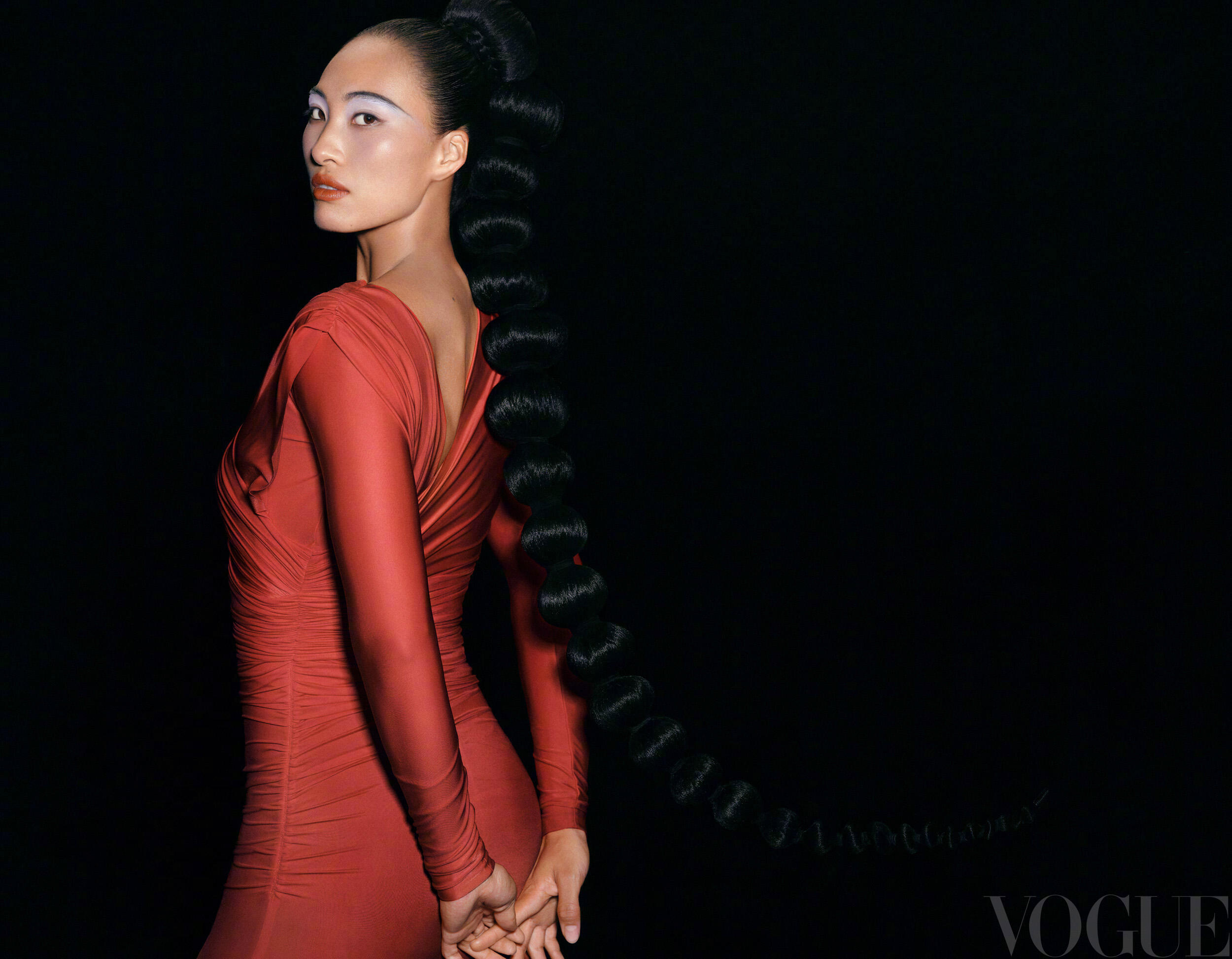 郑钦文x Vogue ChinaVOGUE China 迎来首位运动员封面，郑钦