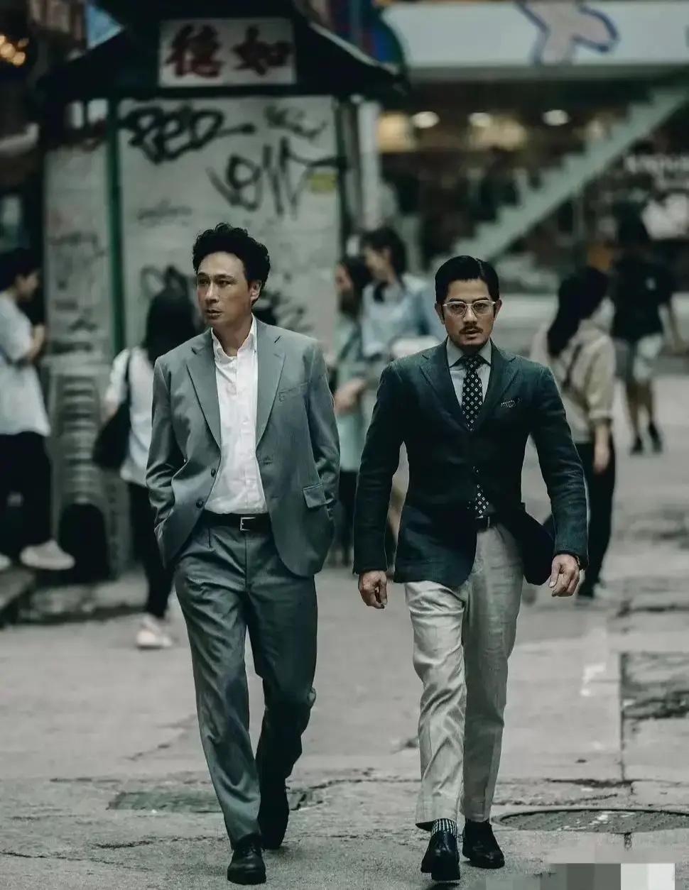 郭富城与吴镇宇2025年的一张影片照，两人时隔25年，再一次的合作。

这是两人