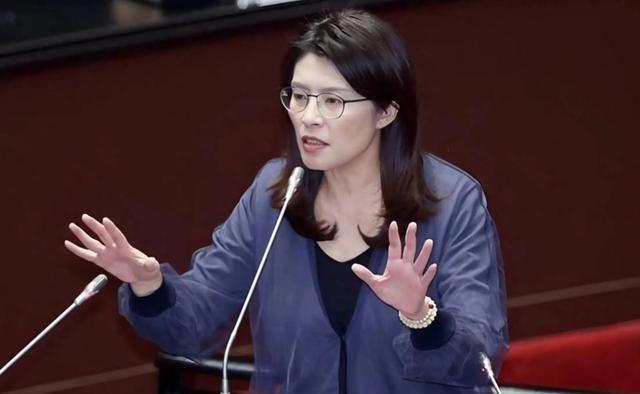 5月13日晚，特朗普乘专机抵达北京，开始对中国进行国事访问。这个场面放在2026