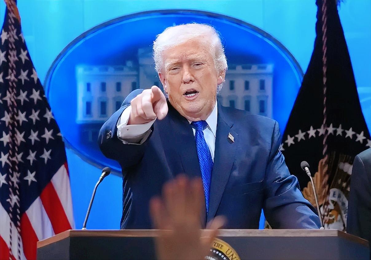 谁能想到，美国最高法院刚判特朗普的关税违法，对方反手就把关税拉到最高，还让去年刚