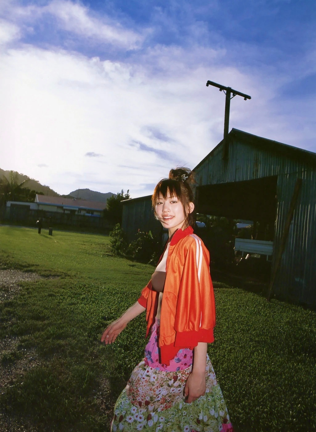 2004年，摄影师齐木弘吉镜头下的绫濑遥，出自写真集《HEROINE》。