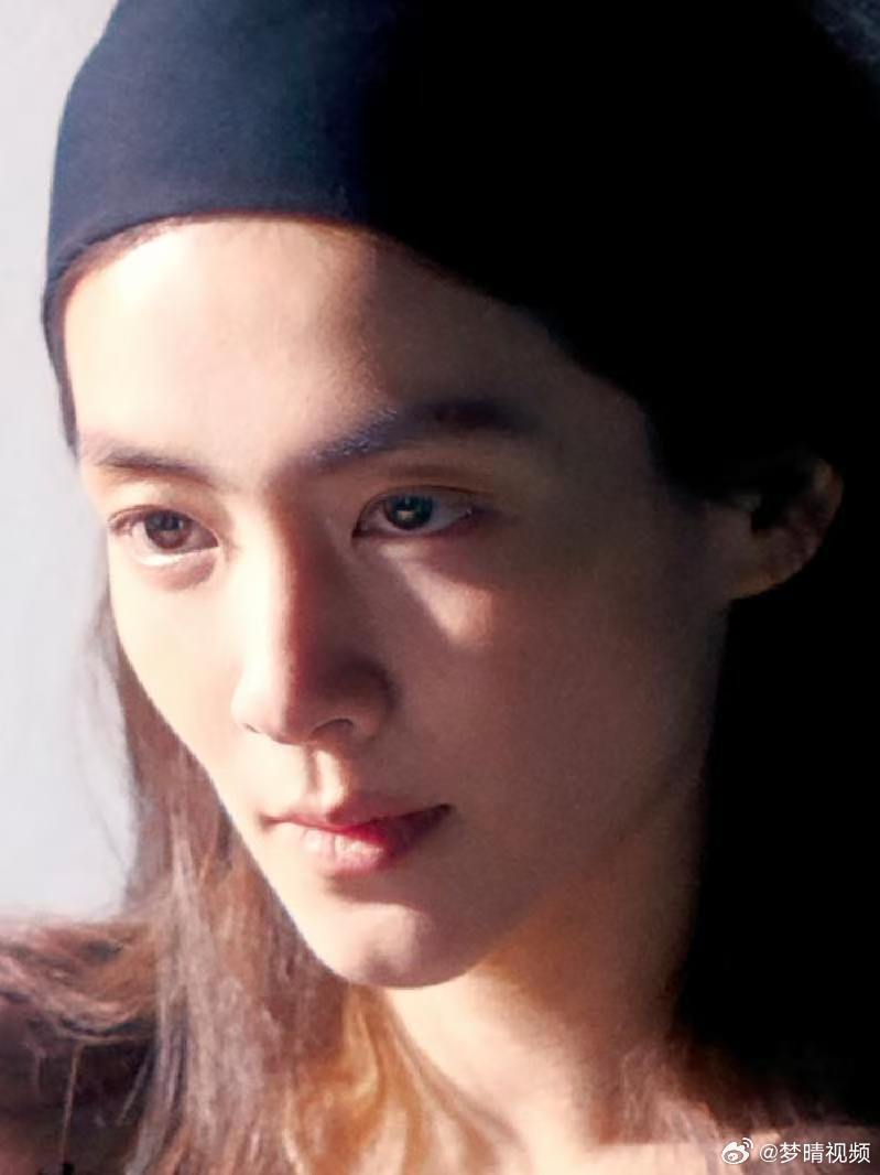 陈昊宇全球成衣广告的中国明星面孔陈昊宇时尚资源持续增加时尚资源持续增加中～ 