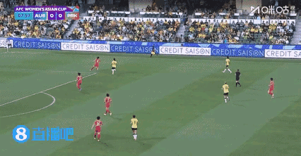 2：0上半场澳大利亚安静的2球领先，朝鲜队尽管频繁在威胁澳大利亚球门，但是始终没