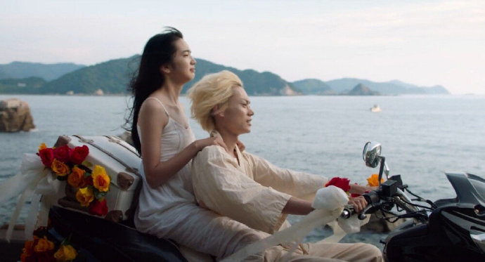 今天看到一个提问说：“短暂的陪伴到底是礼物还是惩罚？”底下一个回复让我印象深刻：