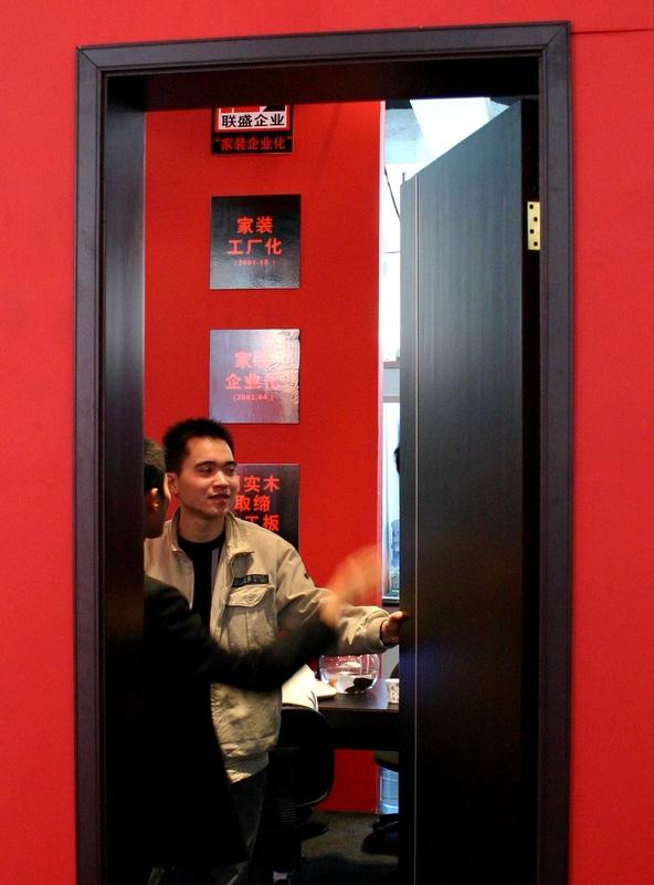 选可信赖的家装企业可太难了，家装市场乱象丛生，虚假宣传、加价停工、质量不达标等问