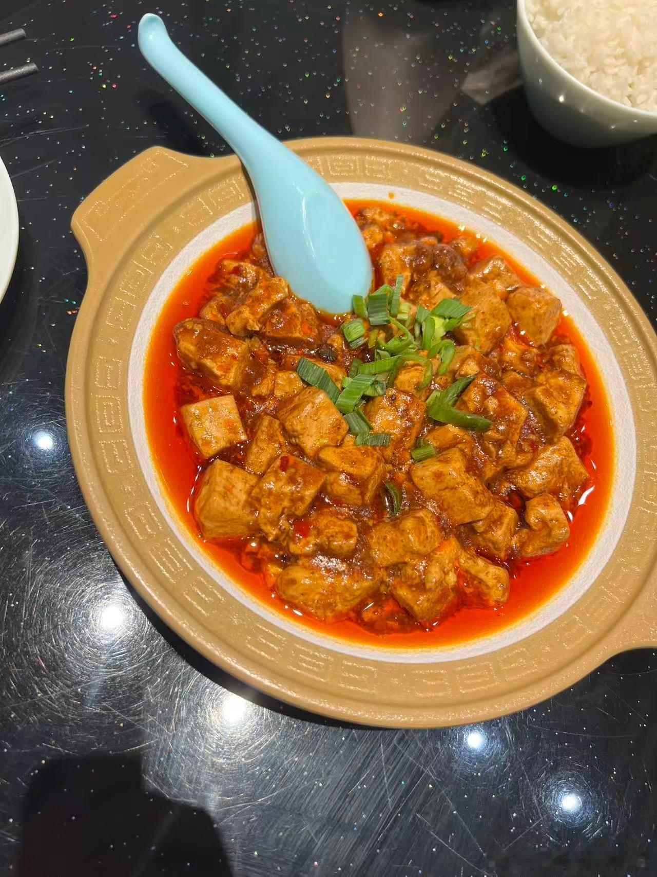 吃不吃豆腐的都沉默了原本平平无奇的家常豆腐，被做成超乎想象的样式，豆腐爱好者直呼