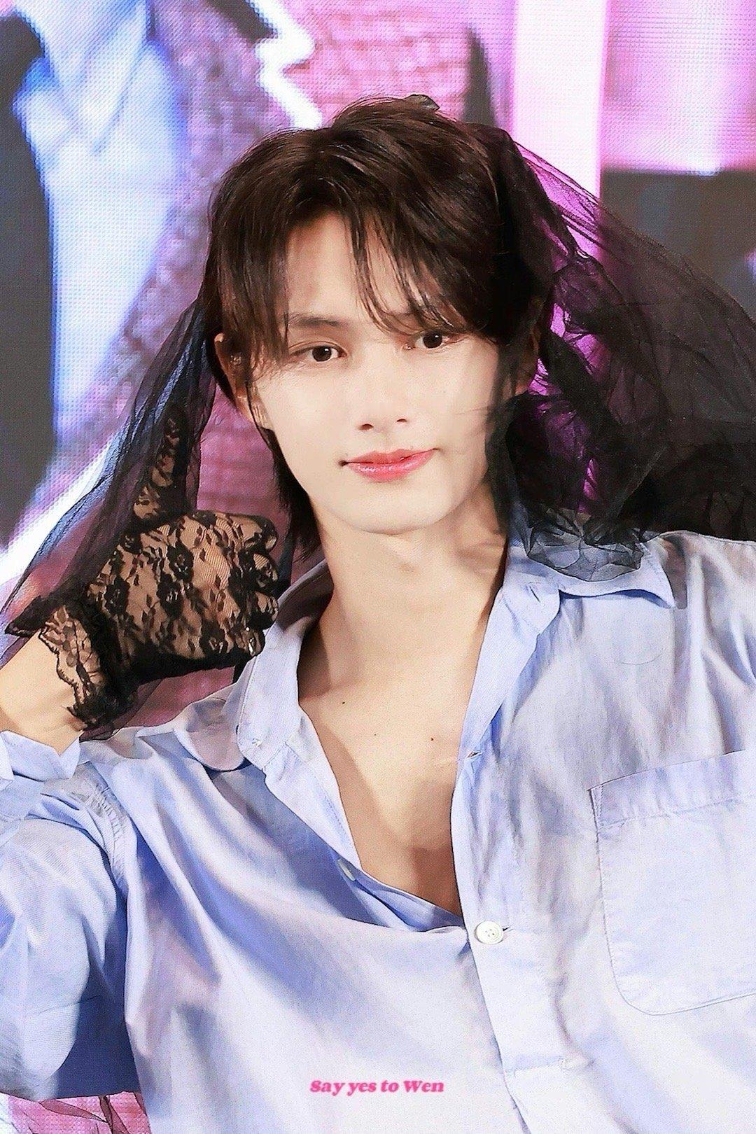 #文俊辉北京签售#哦莫🙊，去现场的姐妹我不允许有人忤逆你们！！！ ​​​