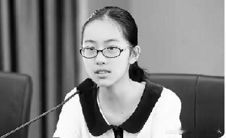 经过两个多月冲刺，中考成绩终于上了一个台阶，孙女上了一所全市靠前10位的高中，上