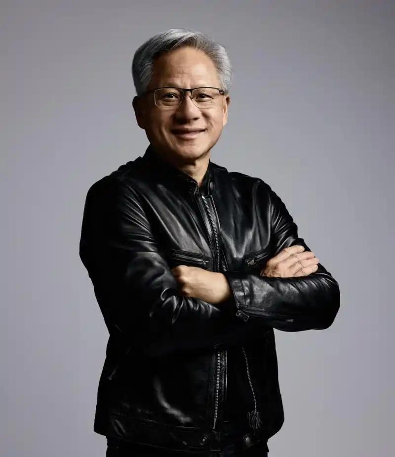 黄仁勋被问到，金融危机里公司市值跌掉八成，怎么带队伍、怎么让员工还有干劲。
他的
