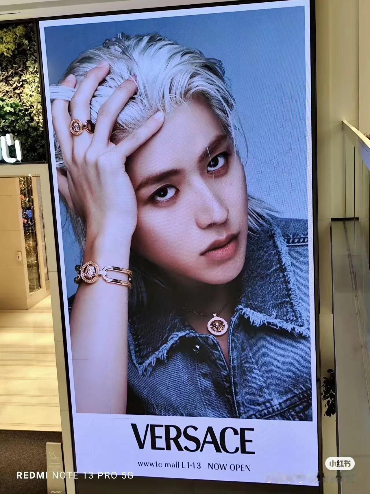 #蔡徐坤香港七夕地广##蔡徐坤范思哲七夕地广#蔡徐坤香港七夕地广，不错不错 ​​