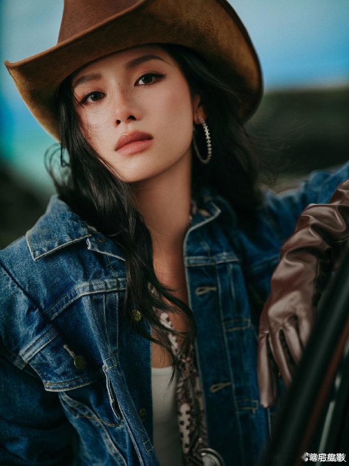 张婧仪给粉丝送糖水张婧仪生日给粉丝送糖水，这波操作我给满分！粉丝的爱她接收到了，