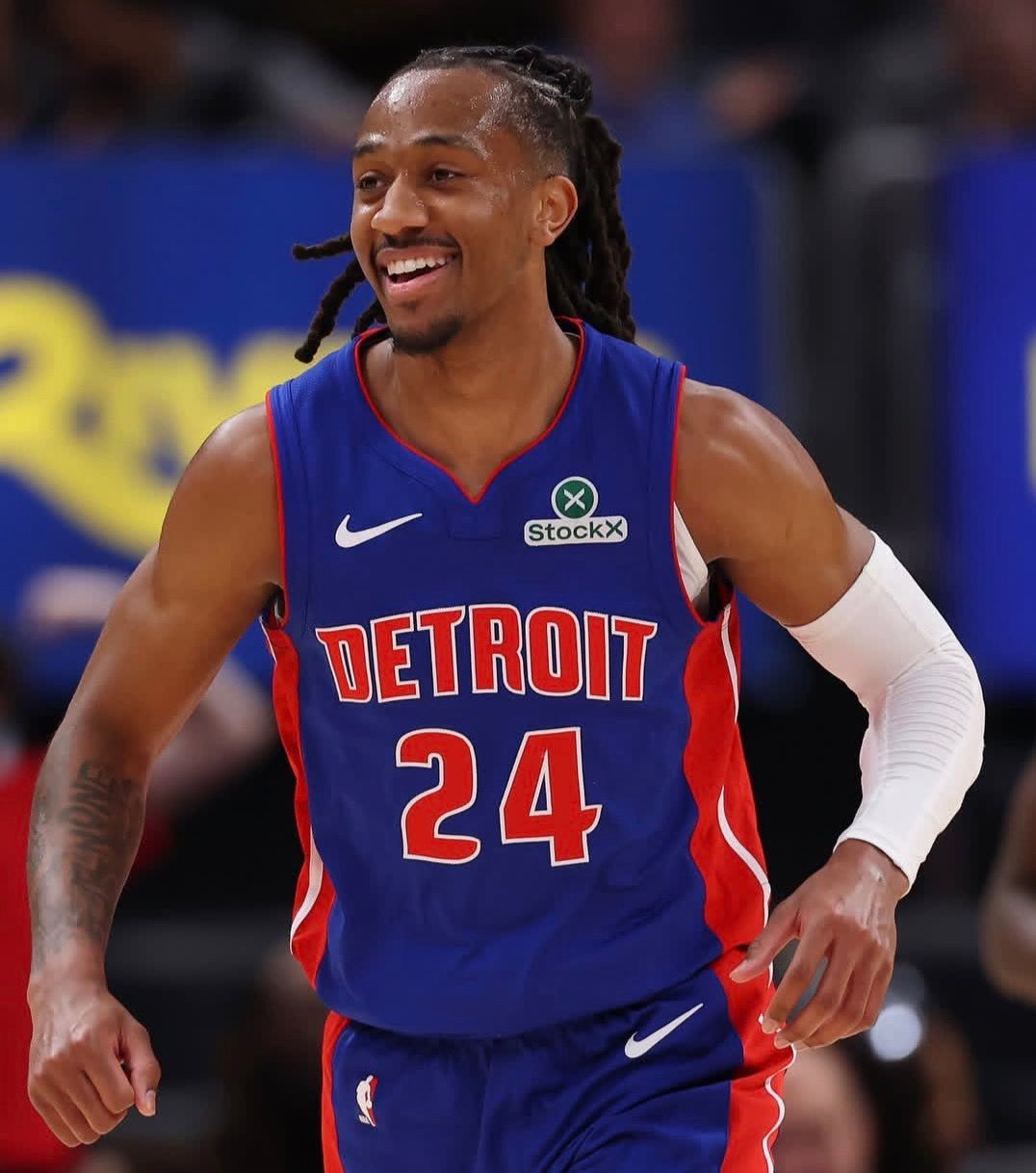 活塞裁掉萨里奇，用部分双年特例转正了双向合同球员詹金斯，这位24年落选秀成了球队