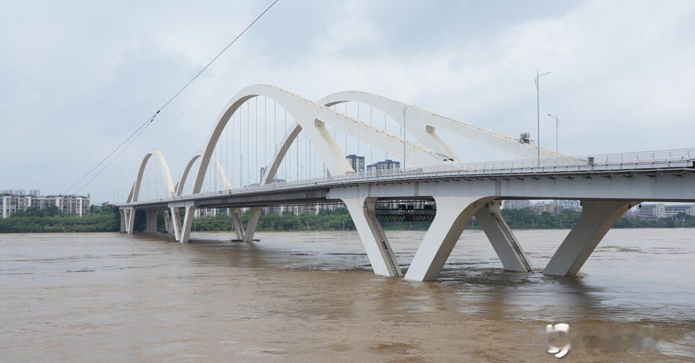 6月22日，今年柳江1号洪水洪峰过境柳州市区，16时15分柳江柳州水文站出现85