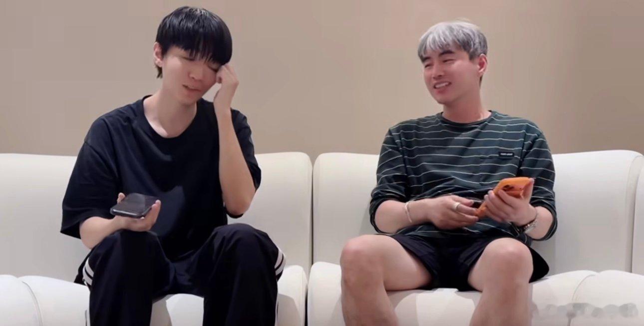 王俊凯旁边的是谁王俊凯旁边的是谁啊，为什么可以和王俊凯一起抢票 