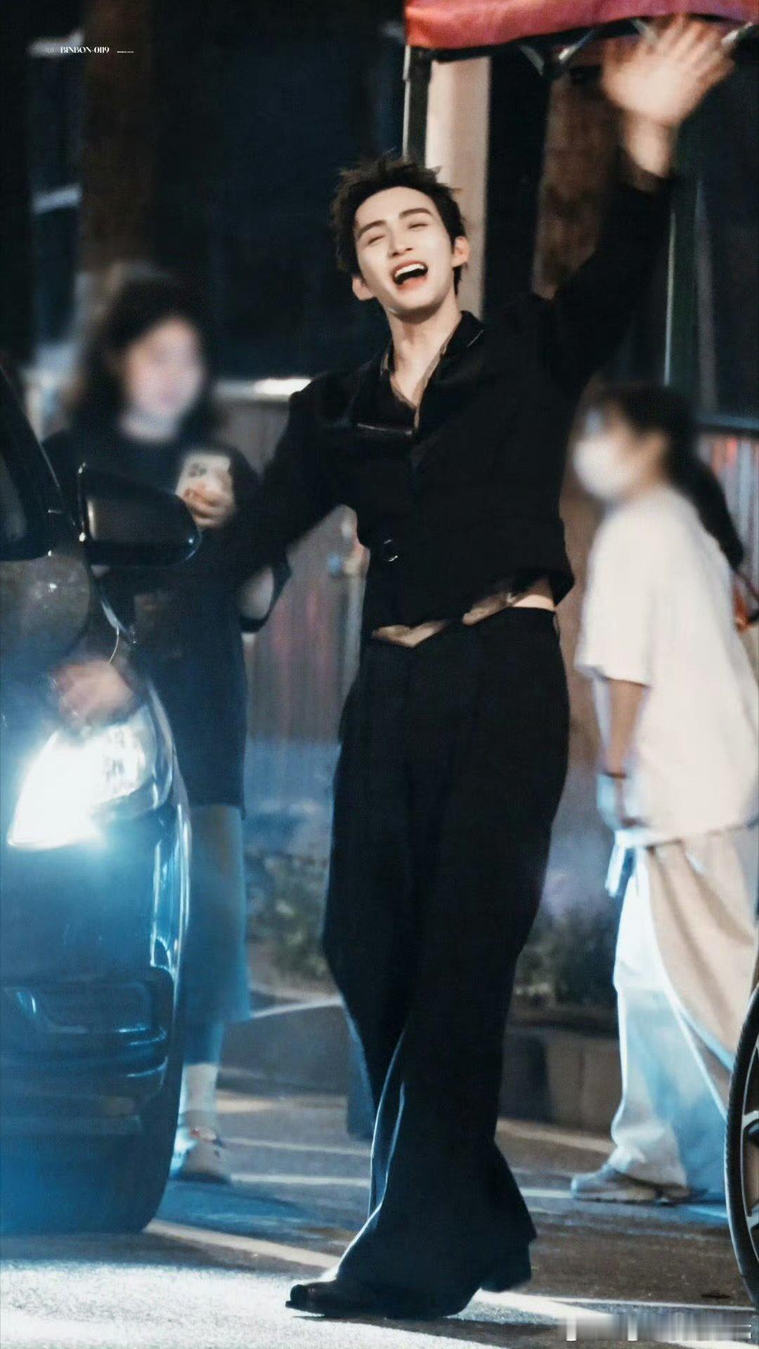 杜华向虞书欣打听张彬彬张彬彬出专辑吓到杜华了 连老板都不知情的技能，张彬彬准备出