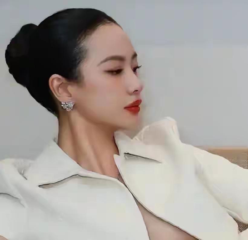 李梦在这个年纪愿意停下事业节奏，选择生一个属于自己的孩子，真的是清醒又幸福的决定
